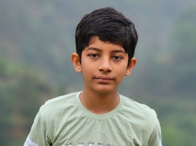 Young Poet Pays Tribute to Veer Savarkar Through Powerful Poem “A Flame Unyielding”